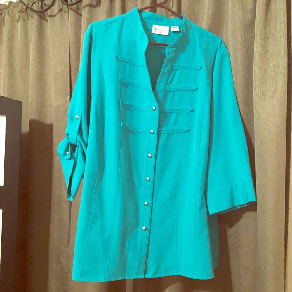 Turquoise Kathy Che blouse w/silver tone buttons